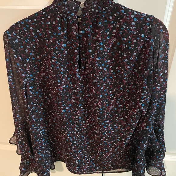 1.State floral blouse size small - Picture 3 of 5